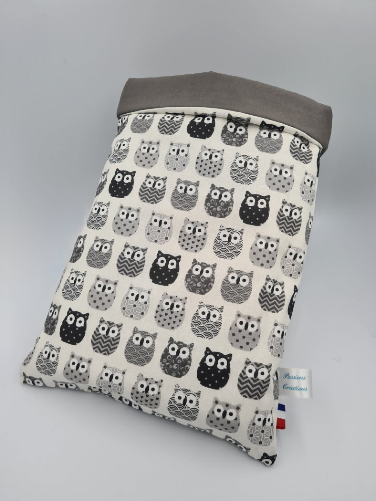 pochette de livre hiboux gris noir