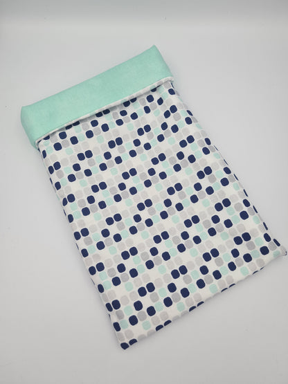 pochette de livre petit carré bleu et gris