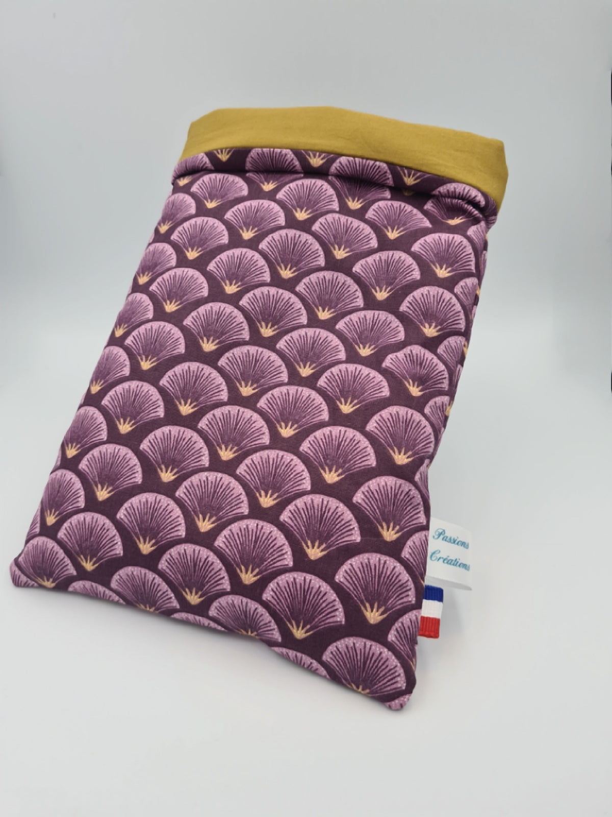 pochette de livre eventail violet et or