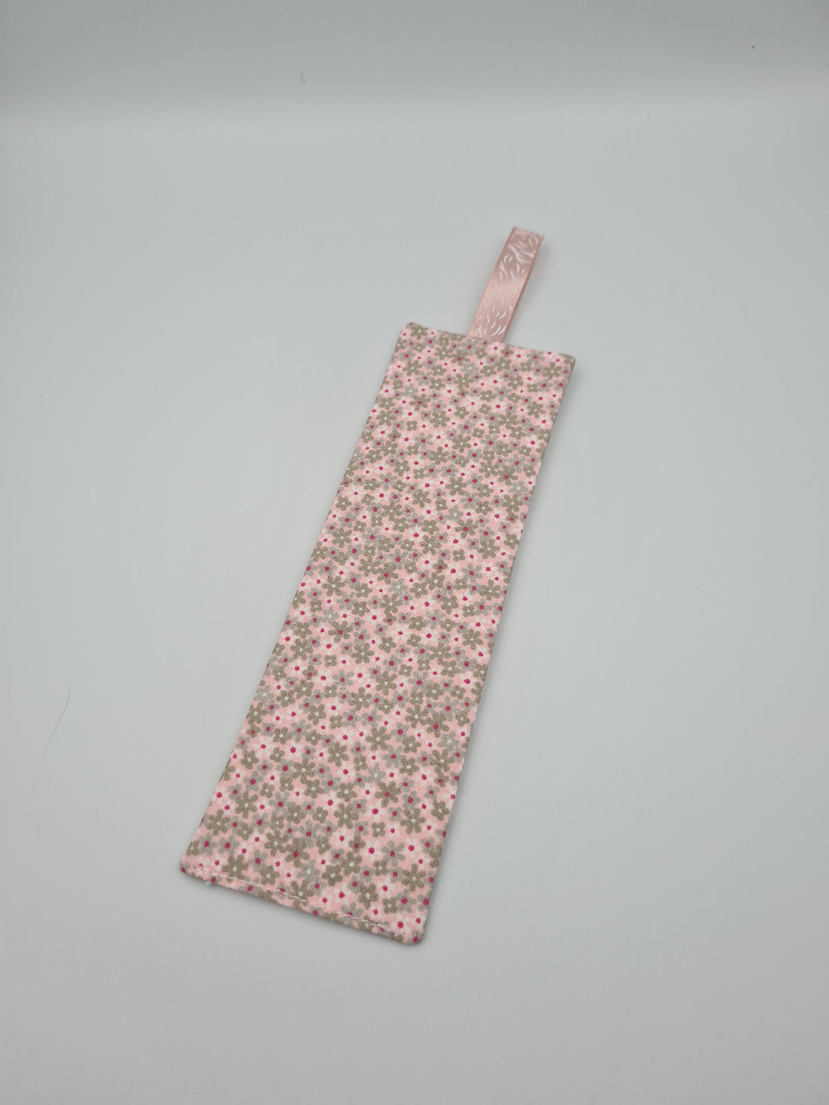 marque page motif floral rose  et gris