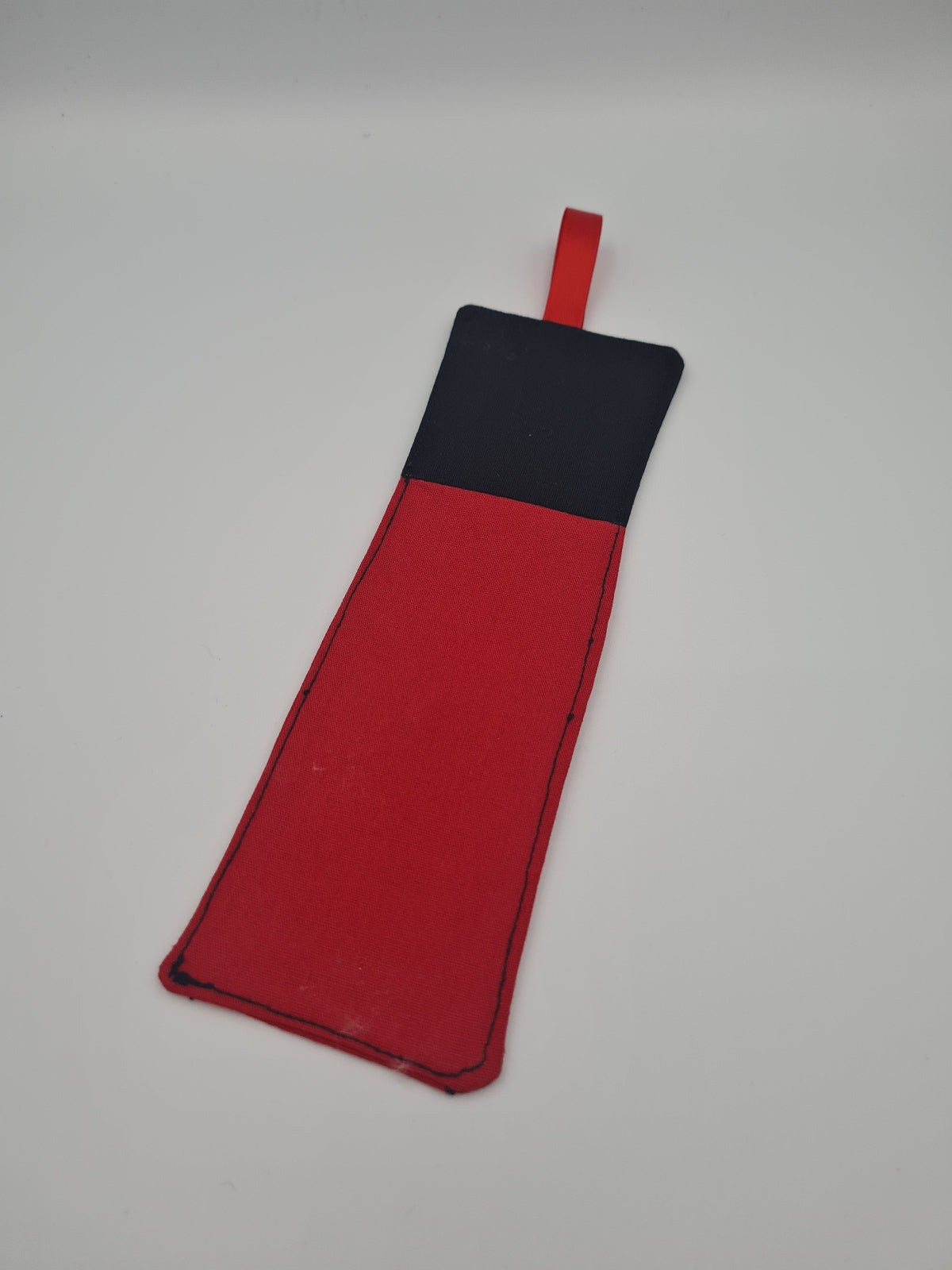 marque page rouge t noir uni