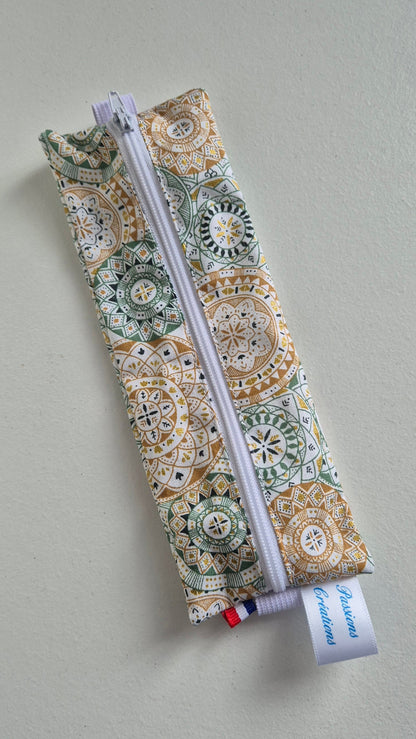 trousse pour carnet rosace verte et dorée