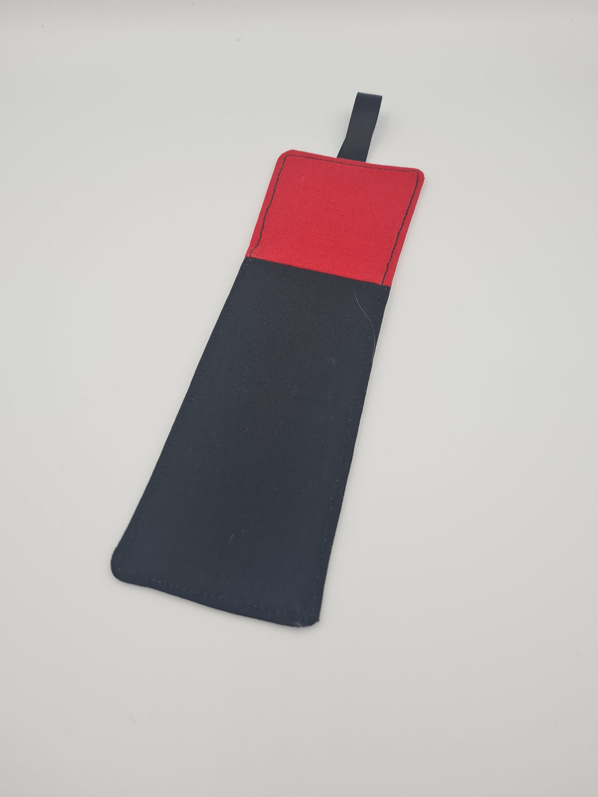 marque page uni rouge et noir