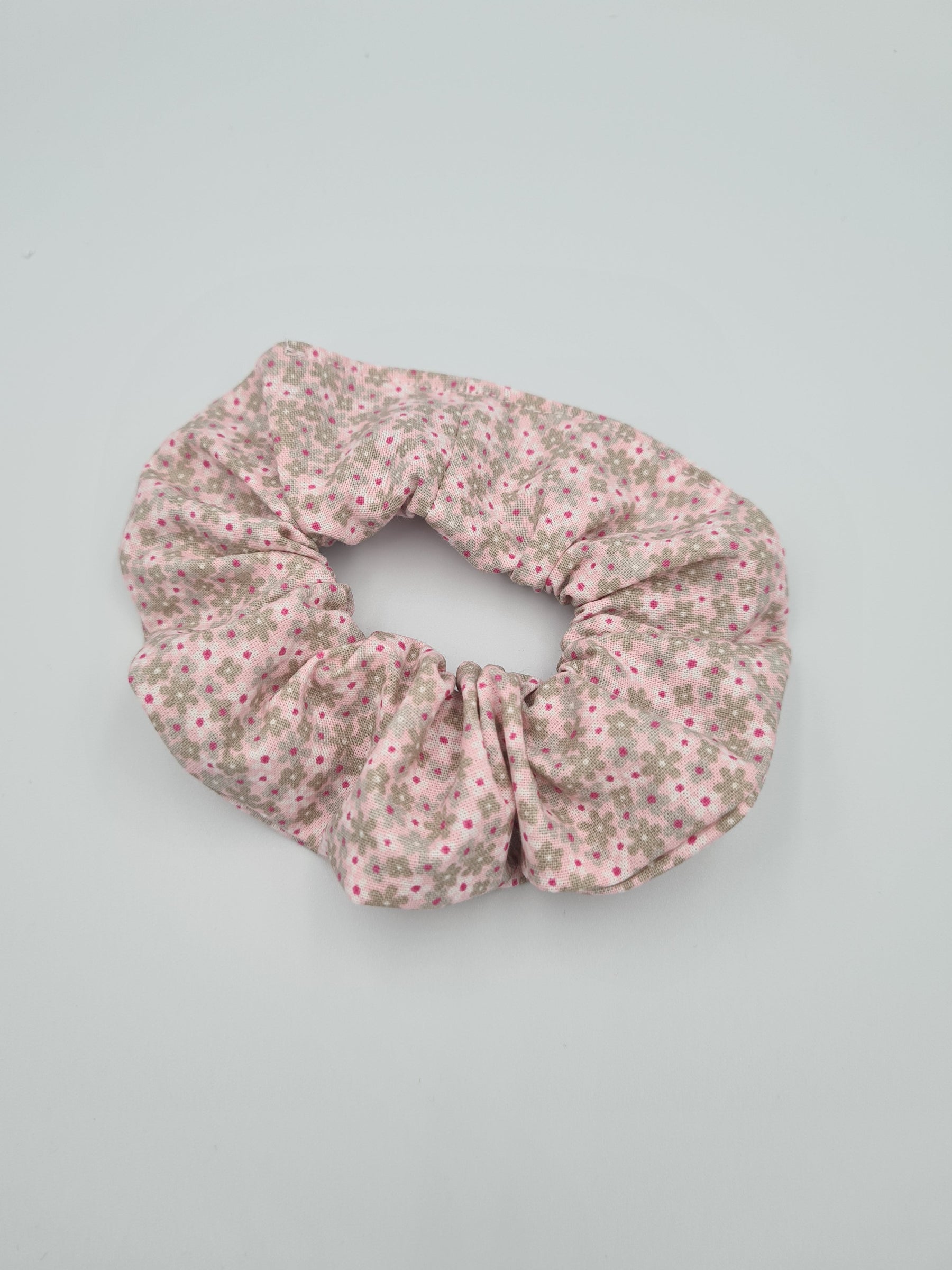 chouchou fleur rose et grise